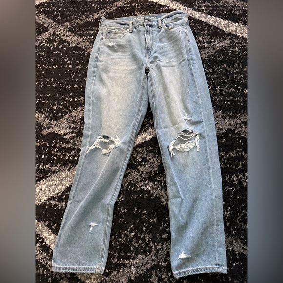 American Eagle Distressed mom jeans - Picture 2 of 7